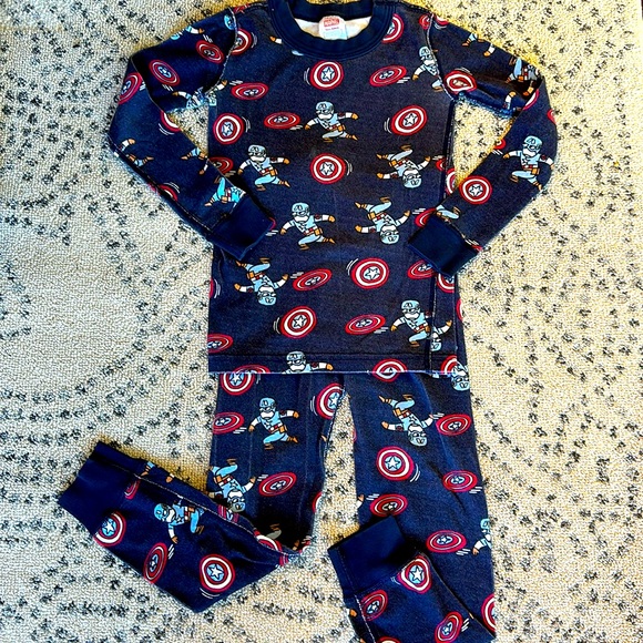 Hanna Andersson pajama set size 5 (110cm) - Picture 1 of 6